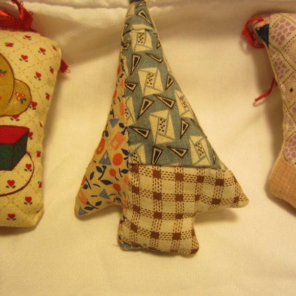 VTG SET OF 3 PILLOW ORNAMENTS, VERY CUTE, DIFFERNT SHAPES, COUNTRY CHIC - Picture 3 of 5